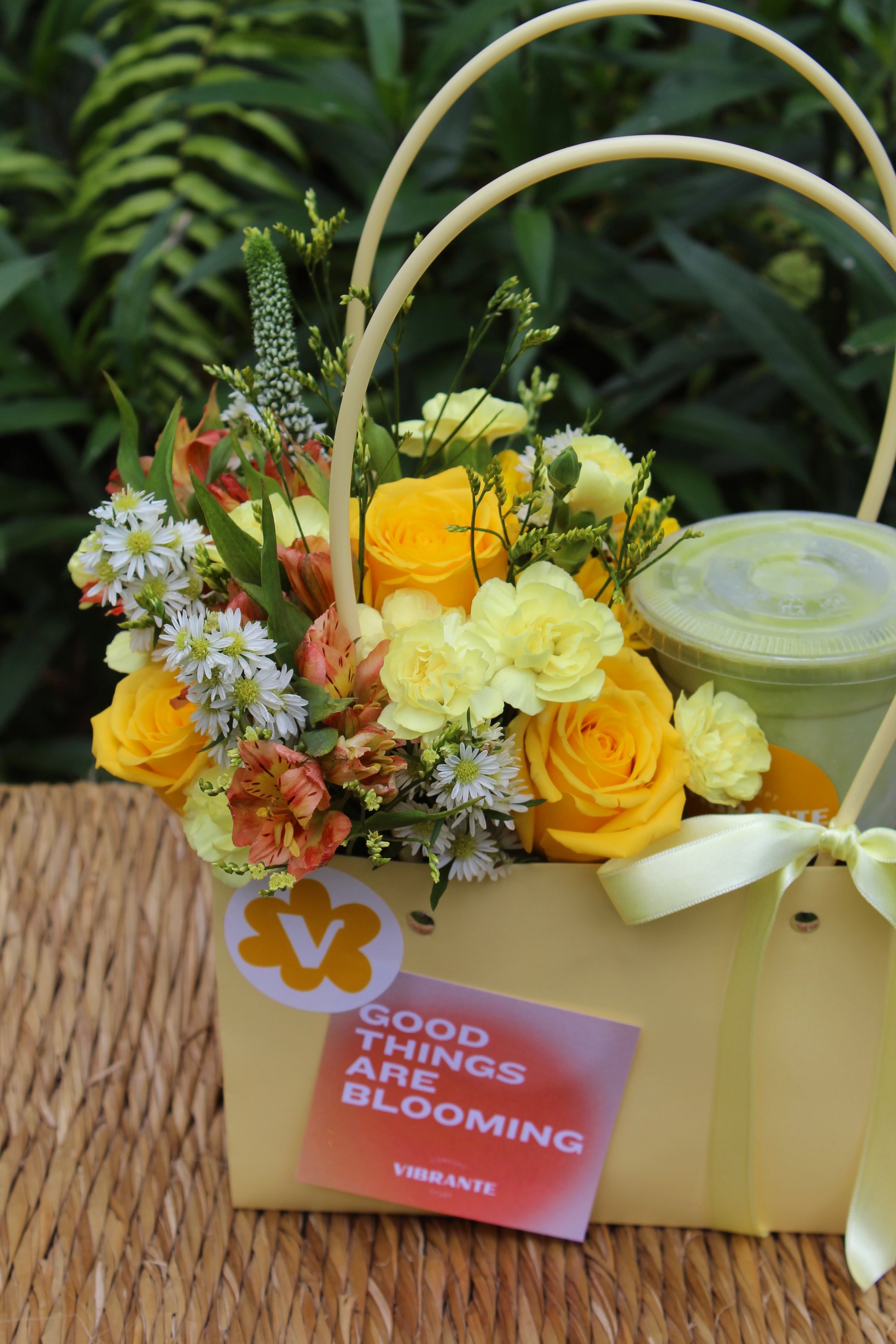 Arreglo Flowers & Matcha - Edición Flores Amarillas