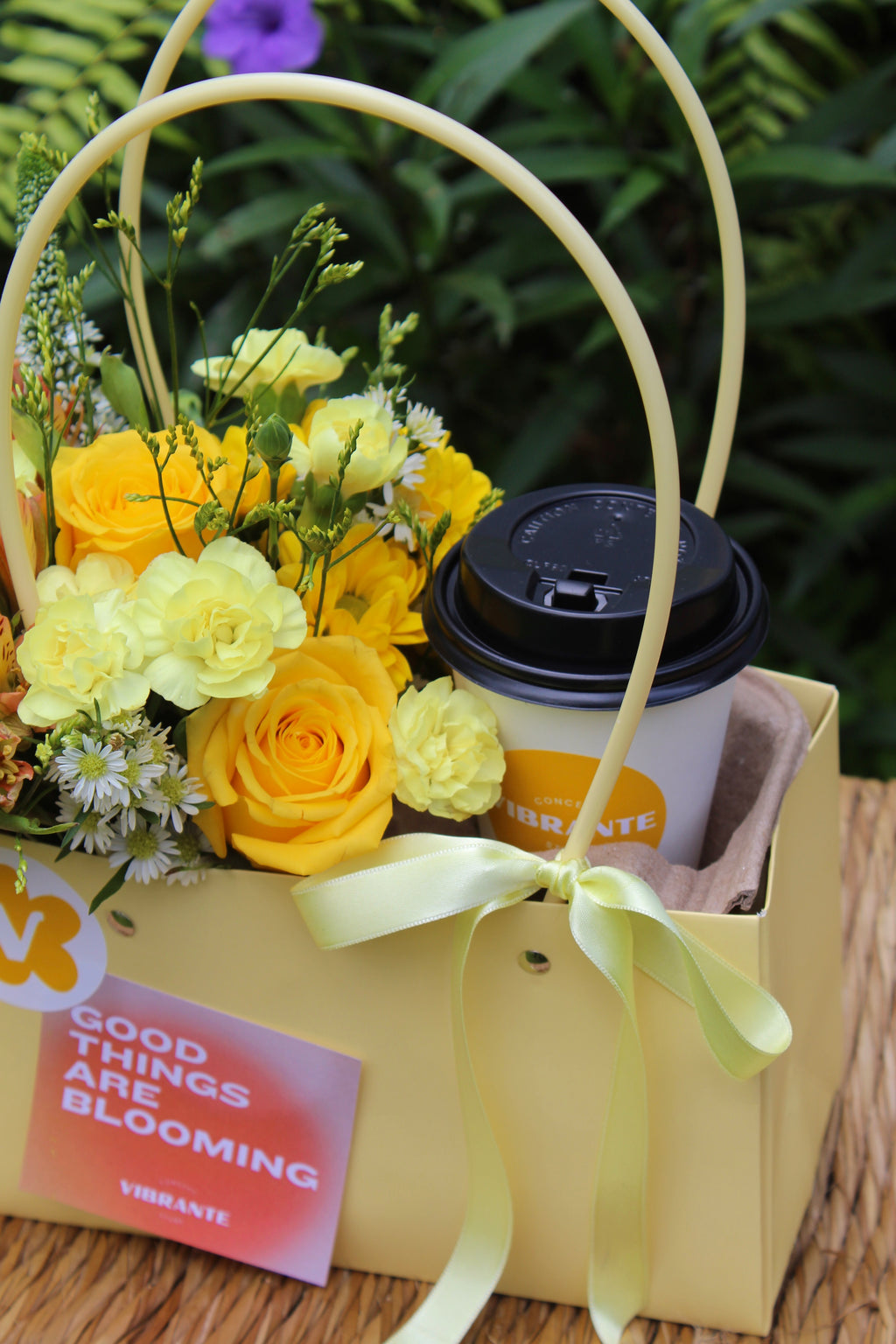 Arreglo Flowers & Coffee - Edición Flores Amarillas