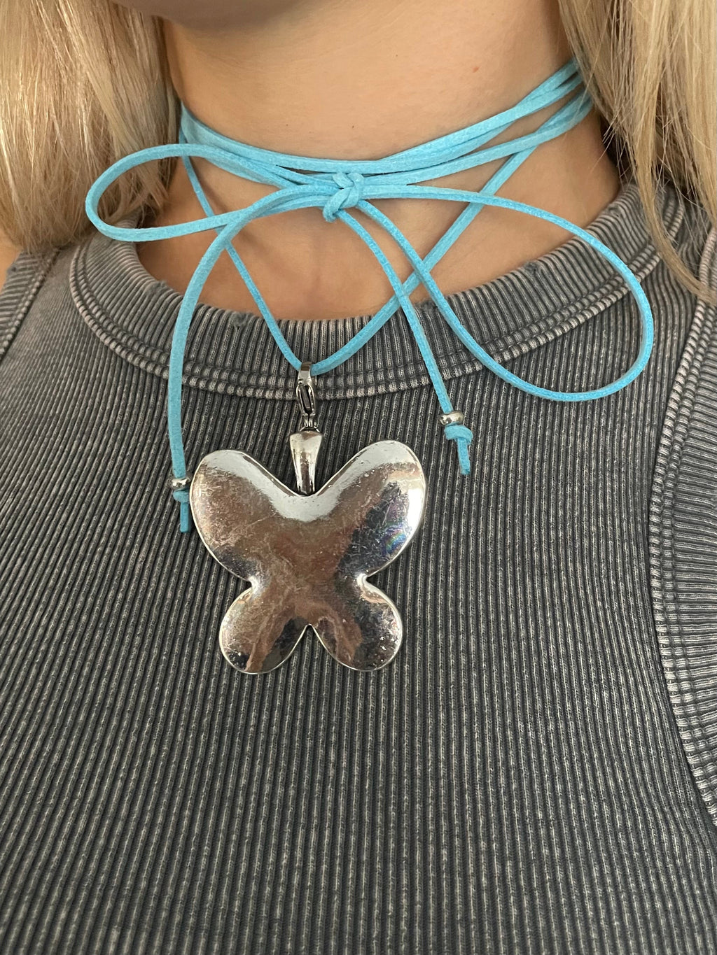 Blue radiant necklace