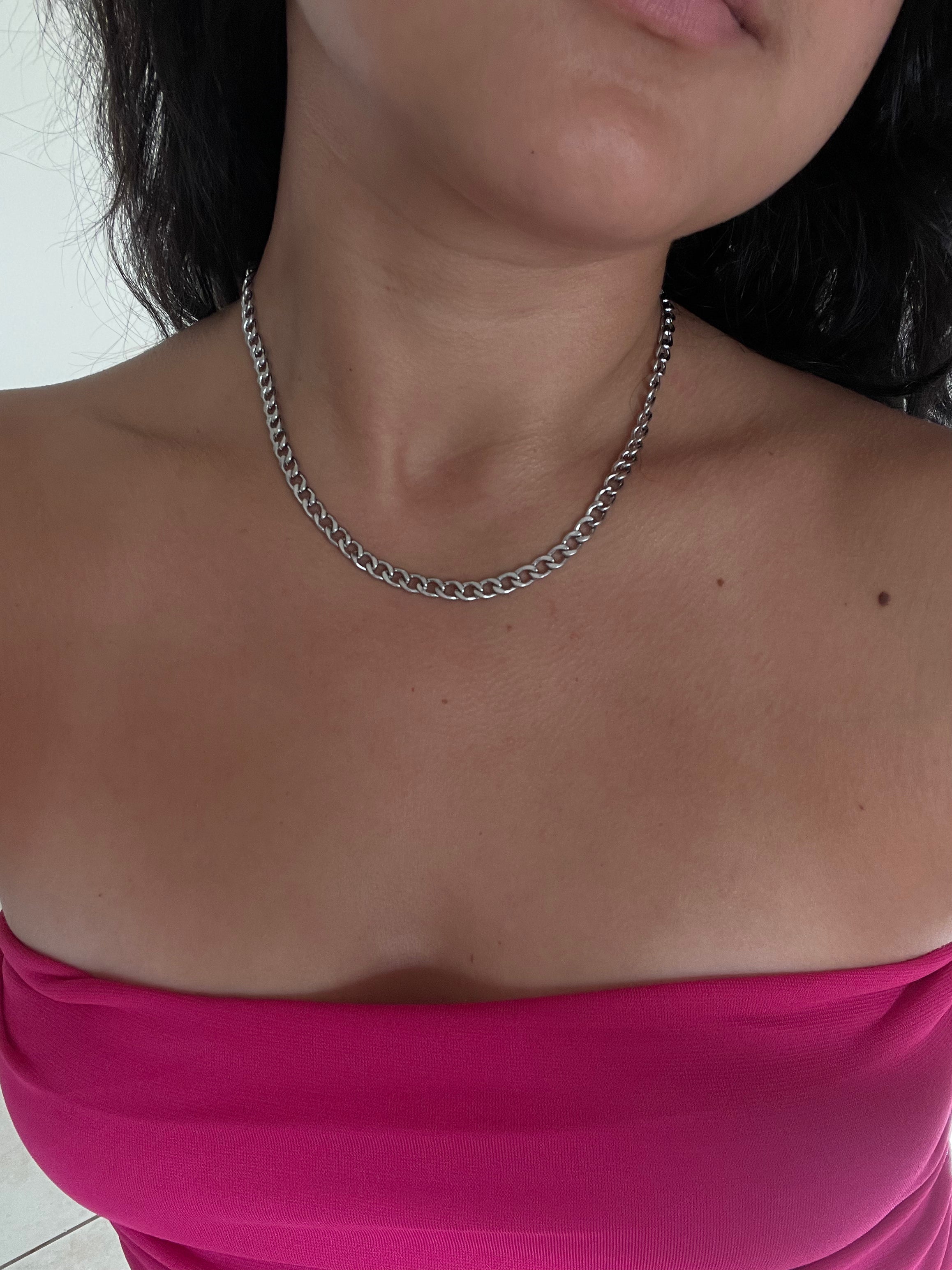 Lucent necklace